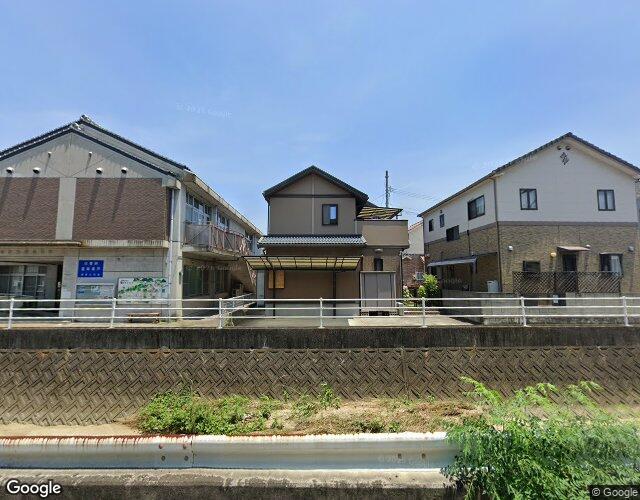 ホテル 天使の隠れ家 松山店 右側からの外観