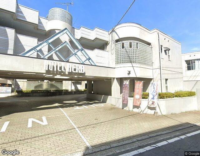 HOTEL HERB 左側からの外観