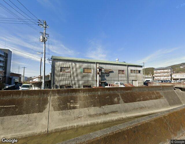 ワンナイン 左側からの外観