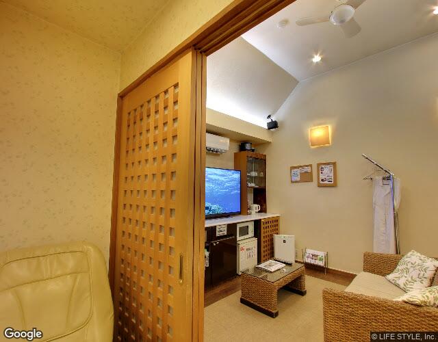 Natural Hotel OAKS 裏側からの外観