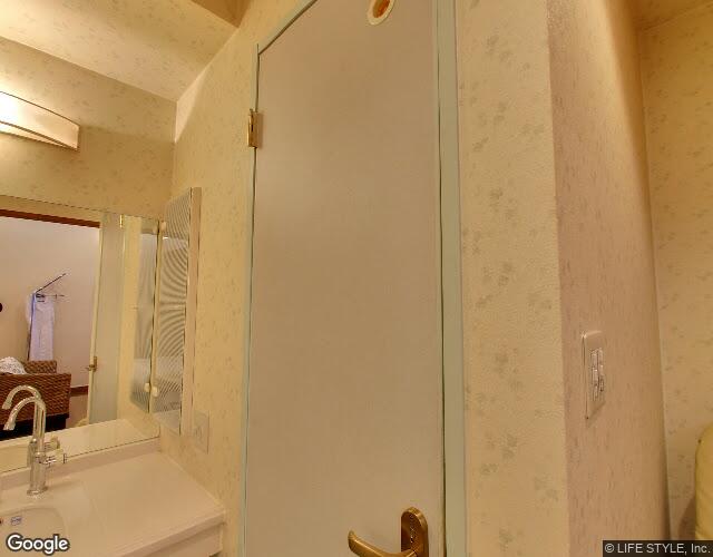 Natural Hotel OAKS 右側からの外観