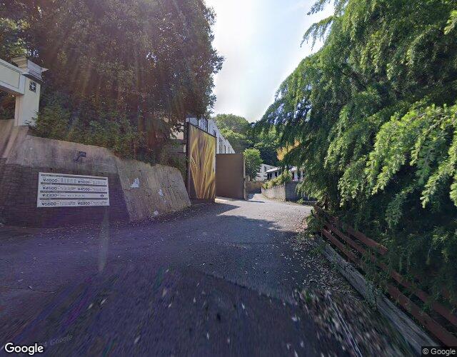 パライソ 左側からの外観
