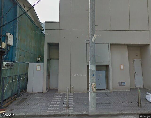 プラージュ 裏側からの外観