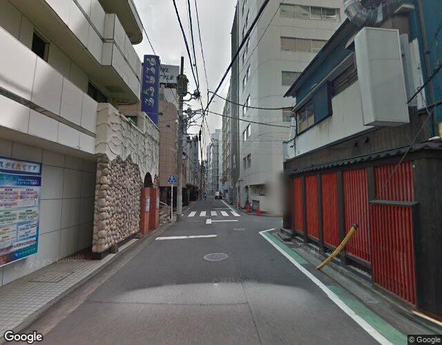 プラージュ 右側からの外観