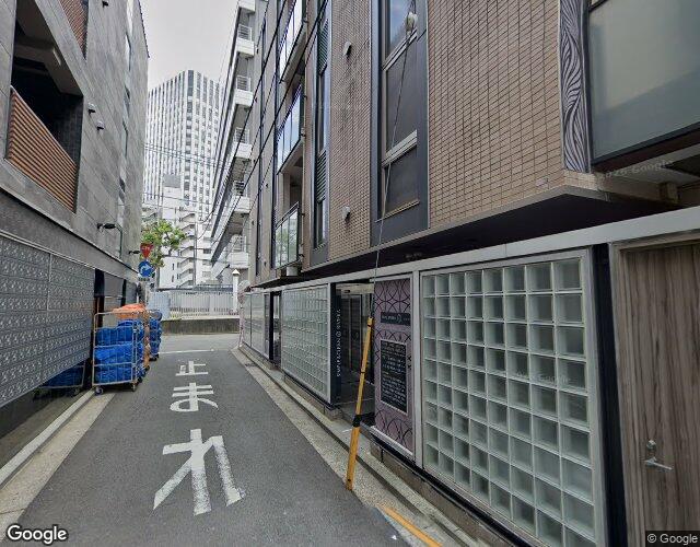 北欧 右側からの外観