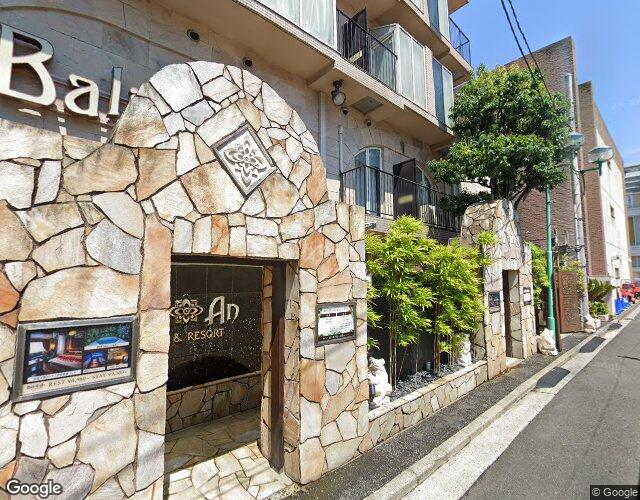 ホテルバリアンリゾート横浜関内店 右側からの外観