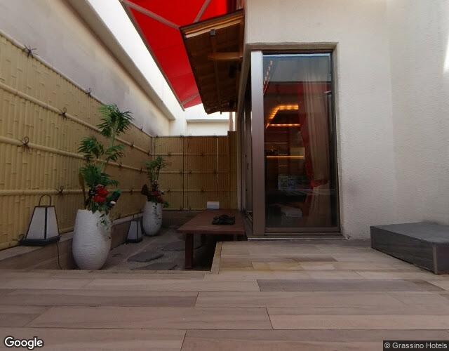 LUSSO CROCE ASIAN RESORT 裏側からの外観