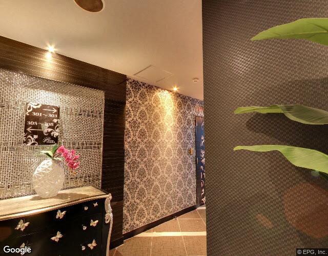 HOTEL TIARA 右側からの外観