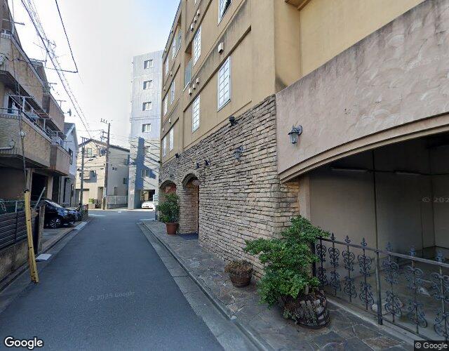 ルション 裏側からの外観