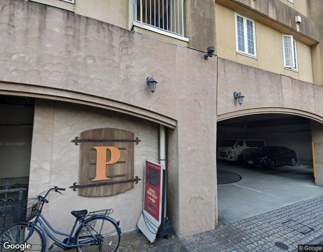 ルション 左側からの外観