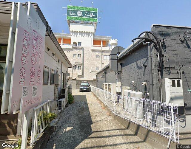 ホテル サンロード相模原 左側からの外観