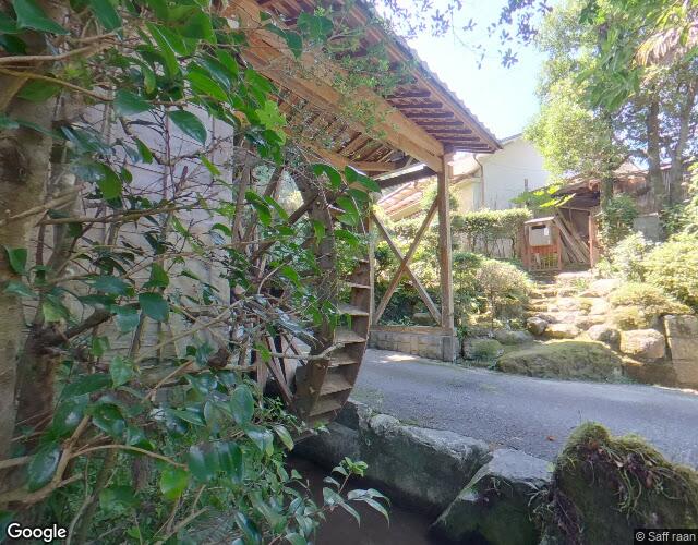 神山滝 裏側からの外観