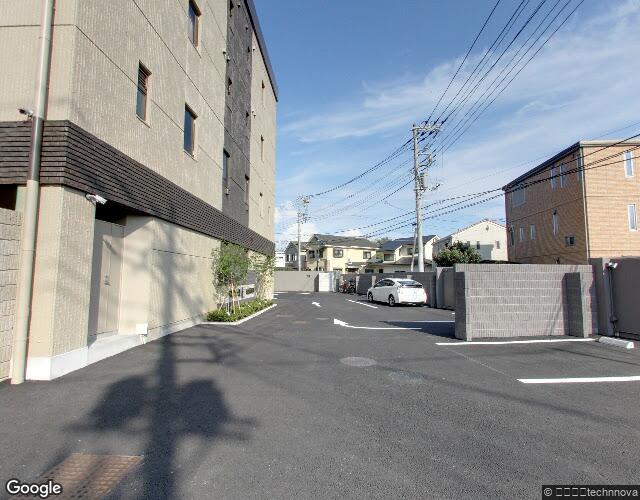 現代楽園 大和店 右側からの外観