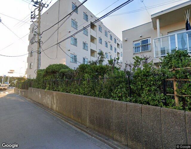 555MOTEL -SHONAN- 左側からの外観