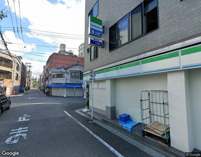 AQUA 右側からの外観