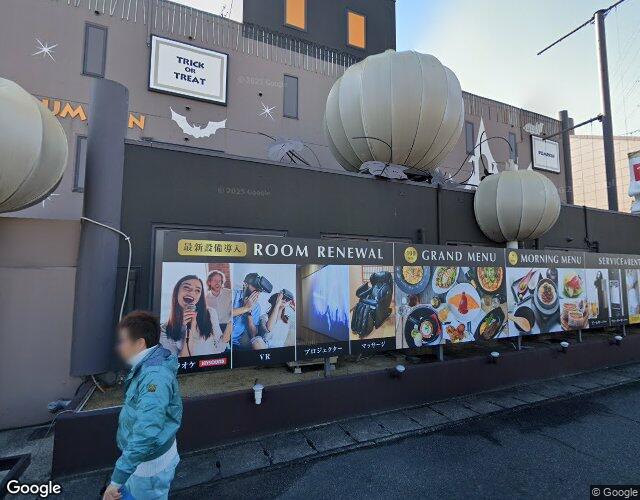 ホテル 魔法のパンプキン ザ・スイート＆シークレットガーデン 岡山 裏側からの外観