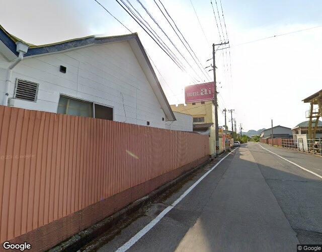 YOU 左側からの外観