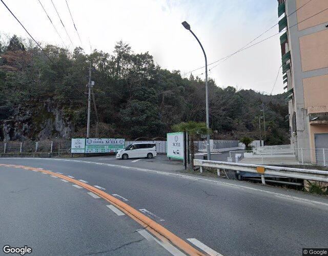 ホテル エクシル上根 左側からの外観