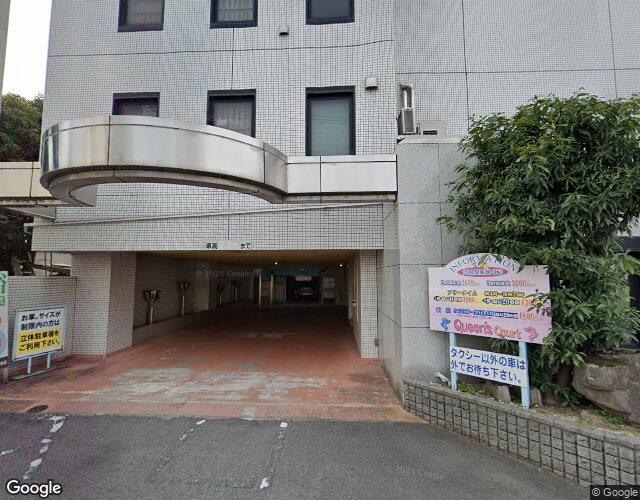 クインズコート 裏側からの外観