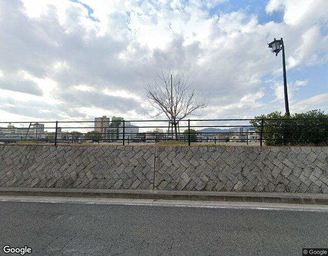 HOTEL 小粋 （コイキ）【HAYAMA HOTELS】 左側からの外観
