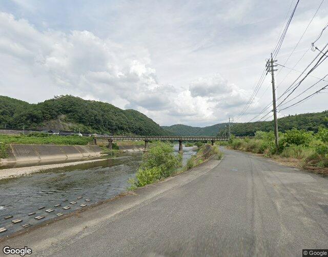 白いミスティーナ 右側からの外観