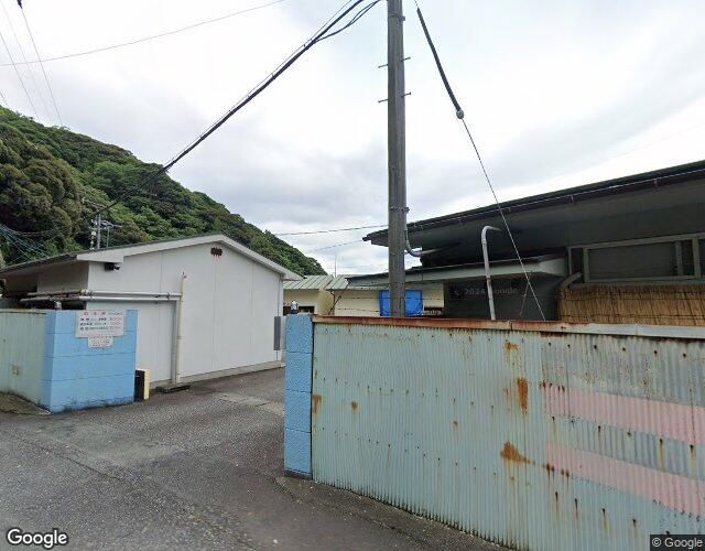城山 裏側からの外観