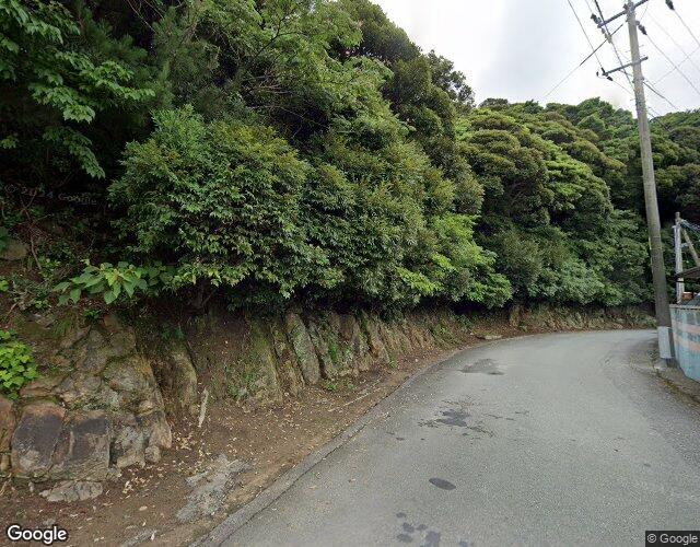 城山 右側からの外観