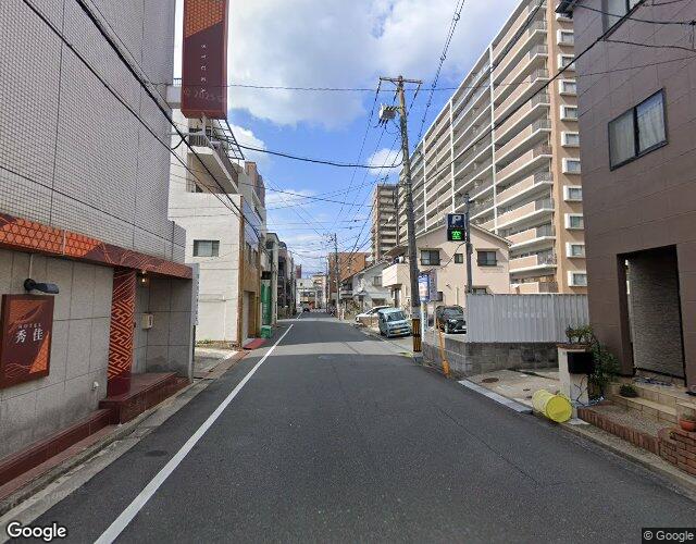 ホテル 秀佳 左側からの外観