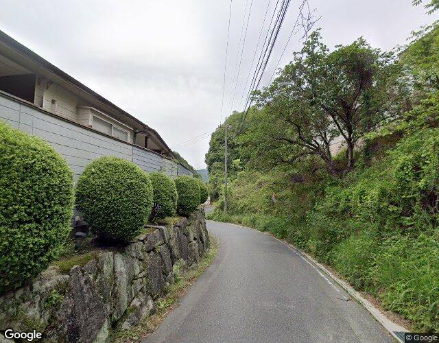 パル 左側からの外観