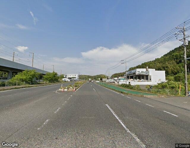 日国 右側からの外観
