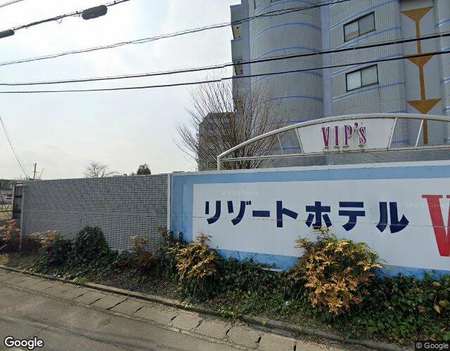 VIP’s 左側からの外観