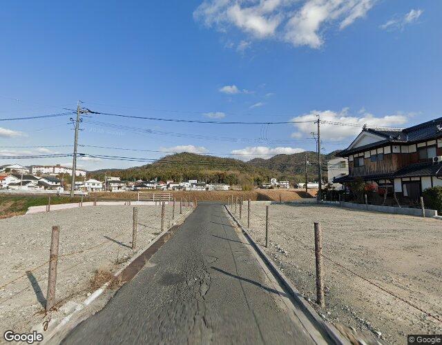 ペリエ 右側からの外観