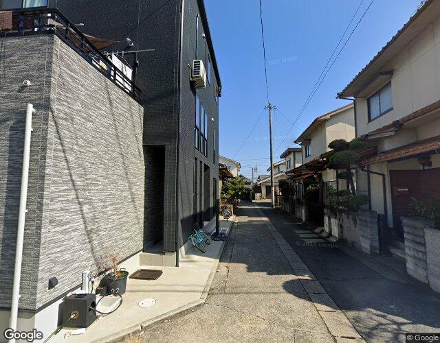 ラブラス 右側からの外観
