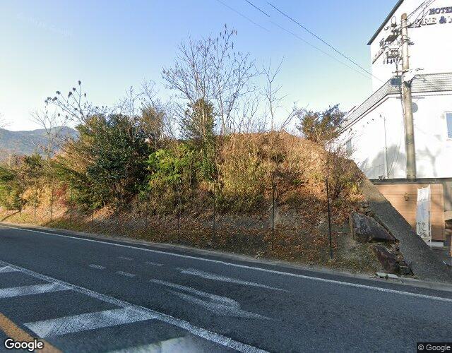 モア＆モア 左側からの外観