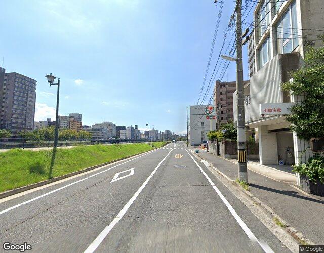 ホテル ロイヤル 裏側からの外観