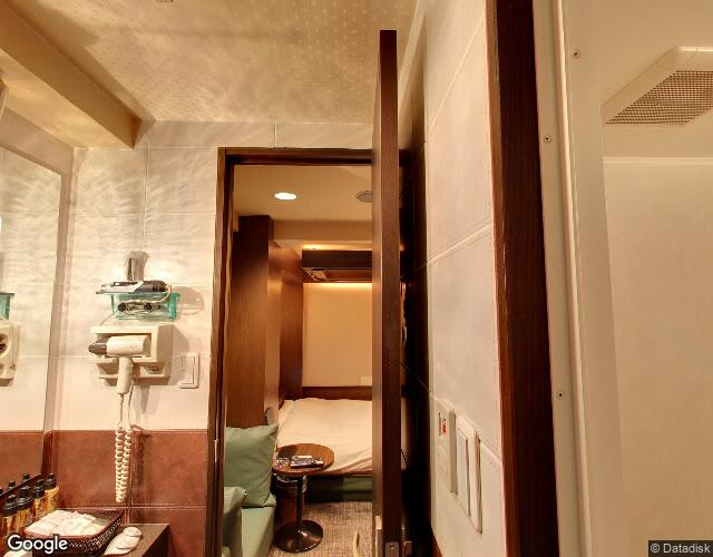 HOTEL LOTUS BALI Resorts 池袋【Best Delight Group】 右側からの外観