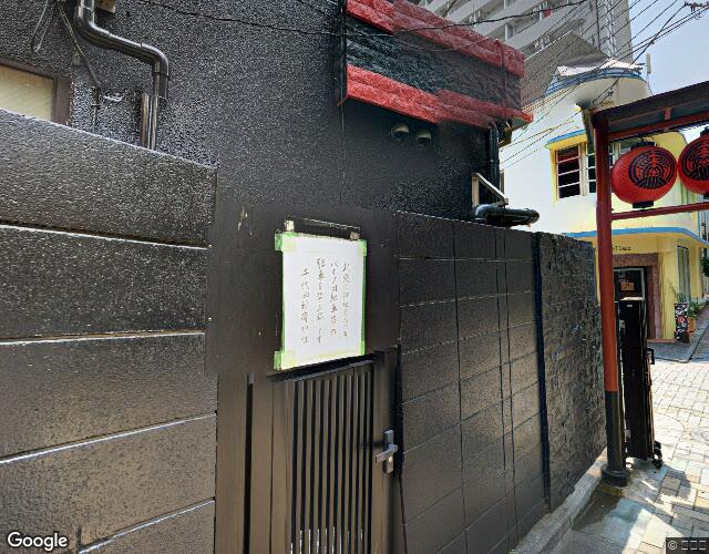 モティ 裏側からの外観