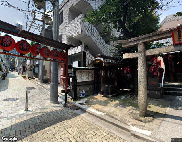 モティ 左側からの外観