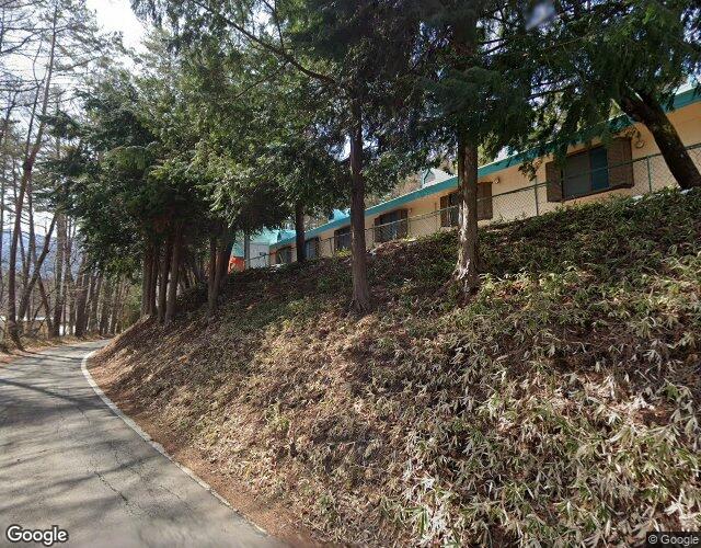 ブルーBunny諏訪南 左側からの外観