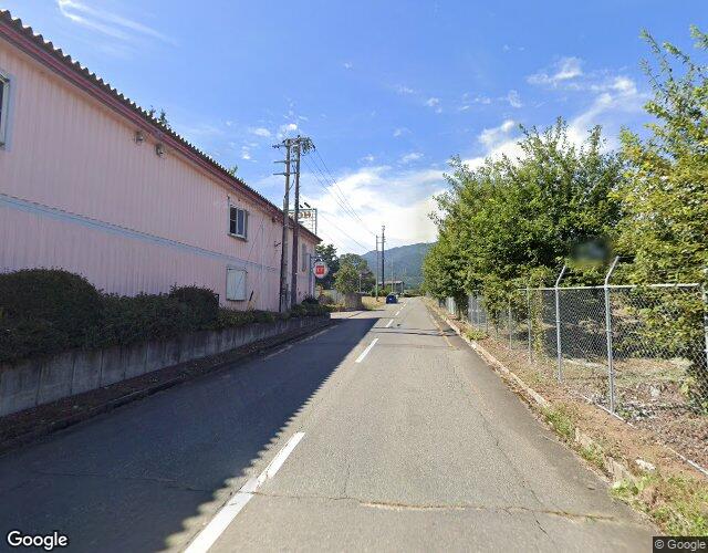 T&T 左側からの外観