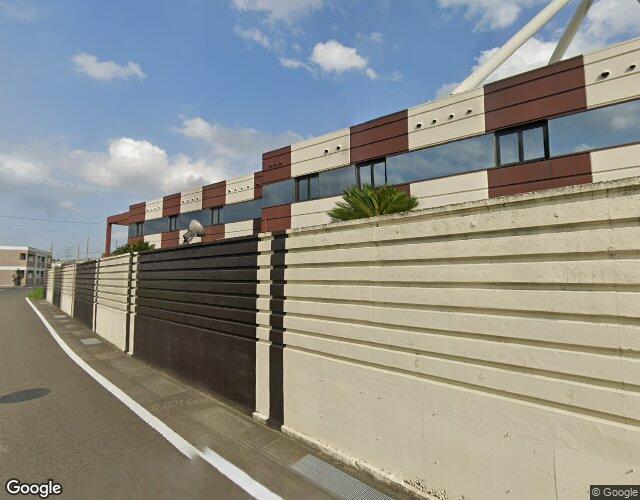K･I小山 右側からの外観