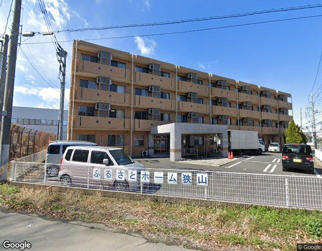 パリ 左側からの外観