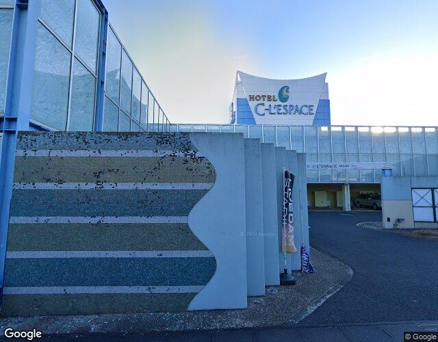 C-L’ESPACE 右側からの外観
