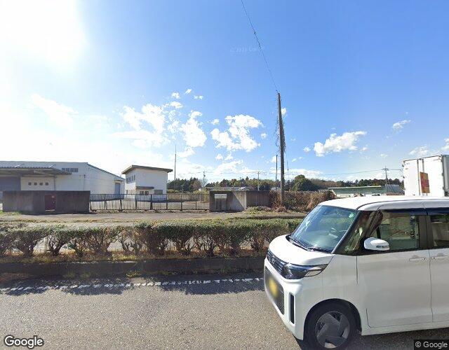 ハーフムーン 左側からの外観