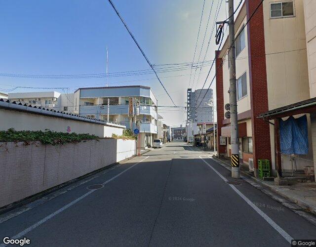 センチュリー 右側からの外観