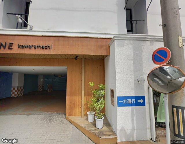 ホテル セッティングザシーン瓦町 右側からの外観