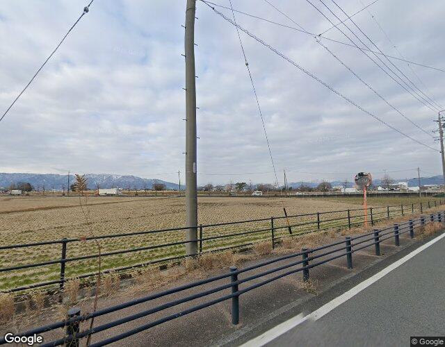 パーティーパーティー 左側からの外観