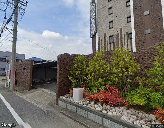 サンライト 左側からの外観