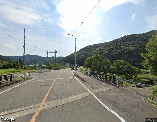 白樺 左側からの外観