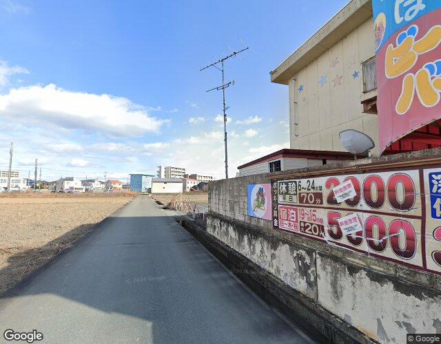 おとぼけビーバー栗真店 右側からの外観